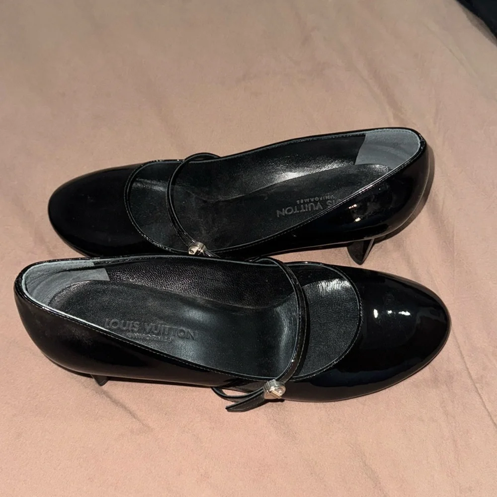 LV uniform shoes Mary Jane's - Picture 1 of 4